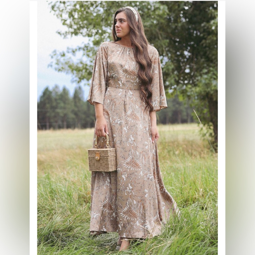 Dainty Jewell’s dress